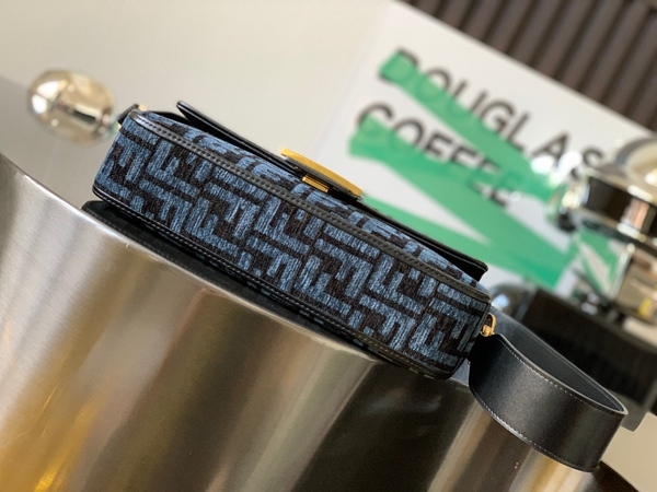 スーパーコピーブランドバッグ内部構造